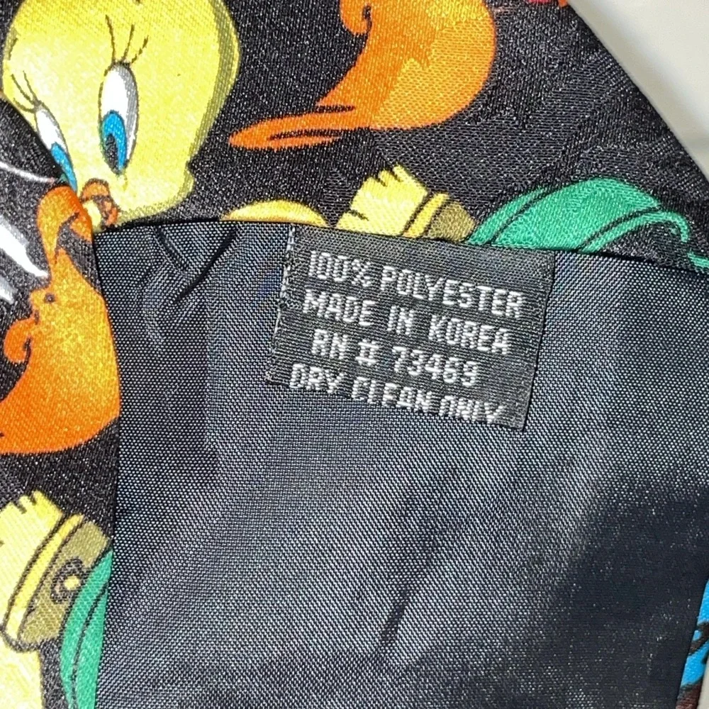 Looney Tunes Mania Tie |‎ 1994 Conversation Hearts Valentine's Day on Black Tie